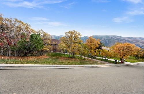 12 Mountain Wood Lane, Sandy, UT 84092